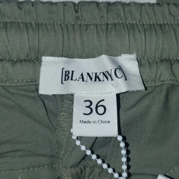 Blank NYC Stretch Jogger Pants Size 36 NWT - Picture 2 of 9